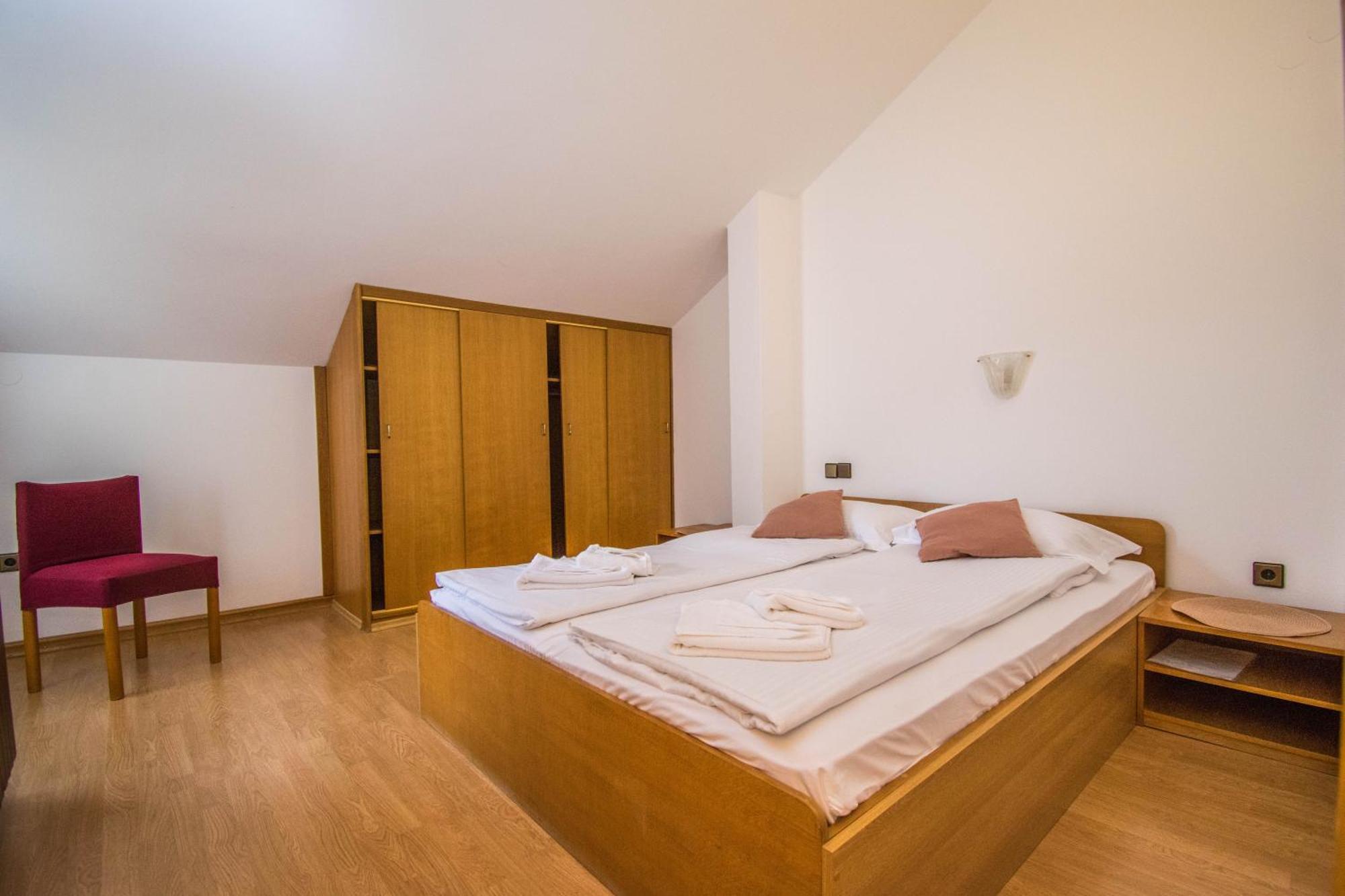 Apartments Punta & Vista In Krk Krk Town Exterior photo