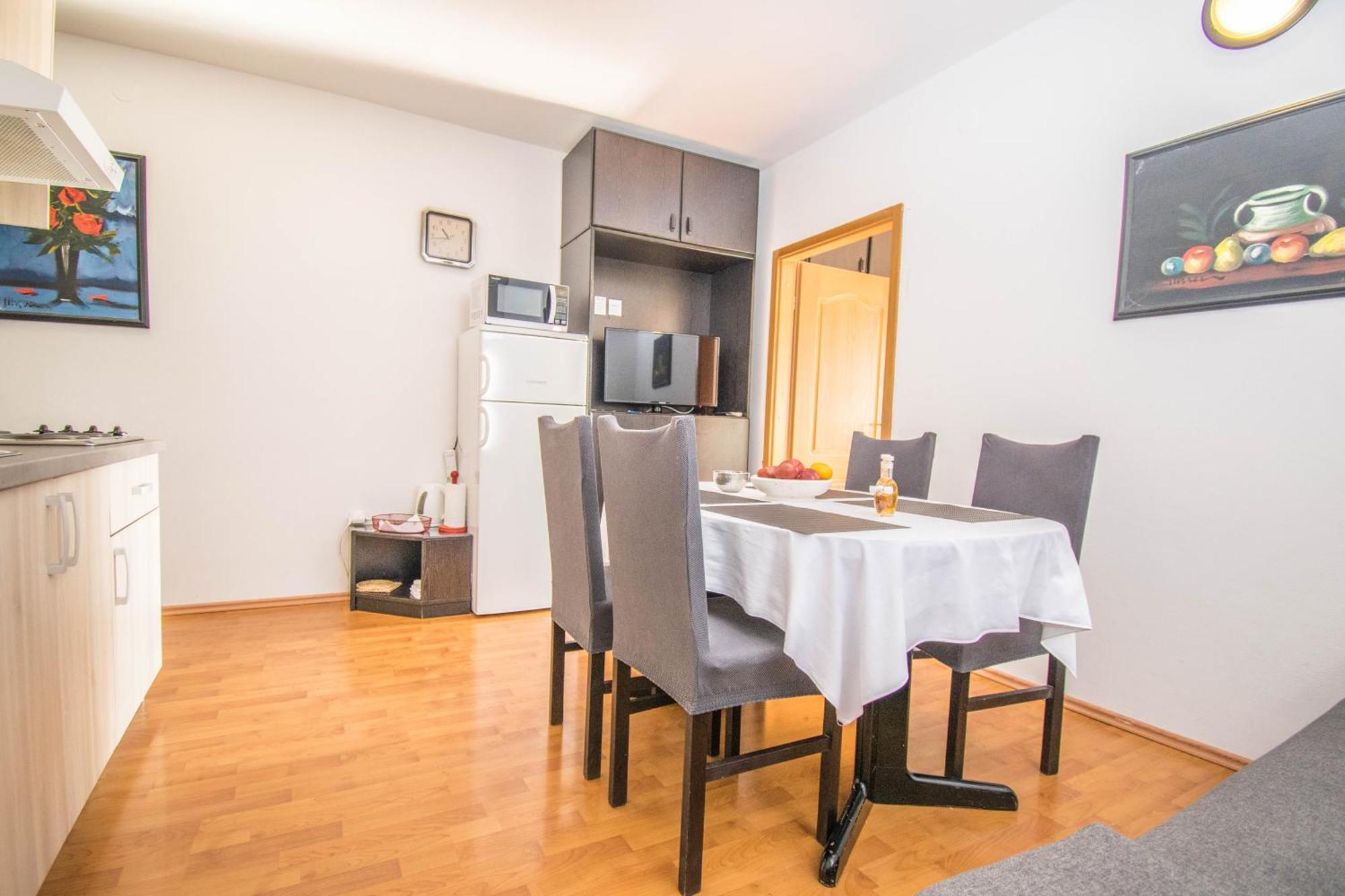 Apartments Punta & Vista In Krk Krk Town Exterior photo